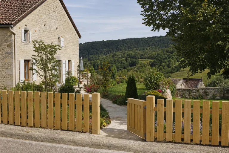 Pose de clôture en Bourgogne-Franche-Comté